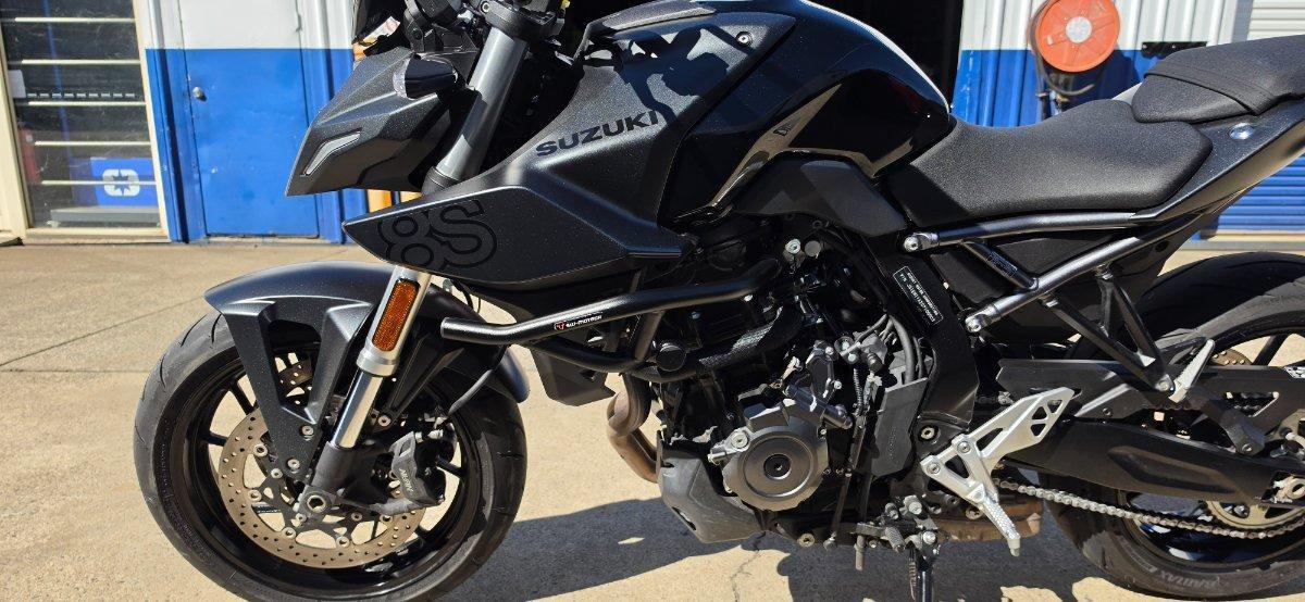 2023 SUZUKI GSX-8S ROAD