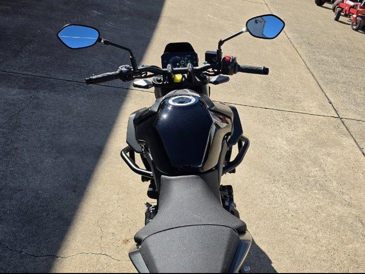 2023 SUZUKI GSX-8S ROAD