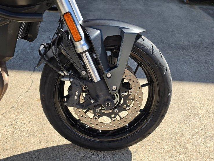 2023 SUZUKI GSX-8S ROAD