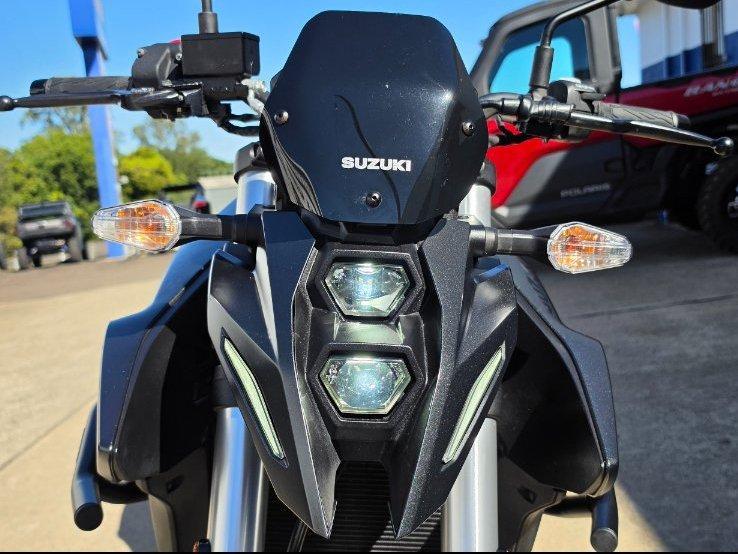 2023 SUZUKI GSX-8S ROAD