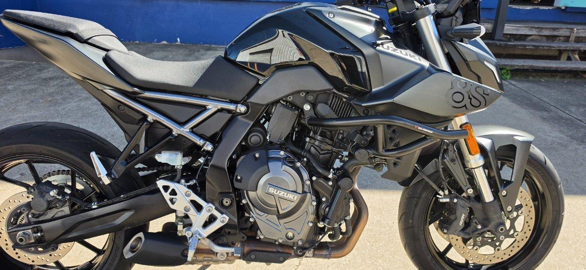 2023 SUZUKI GSX-8S ROAD