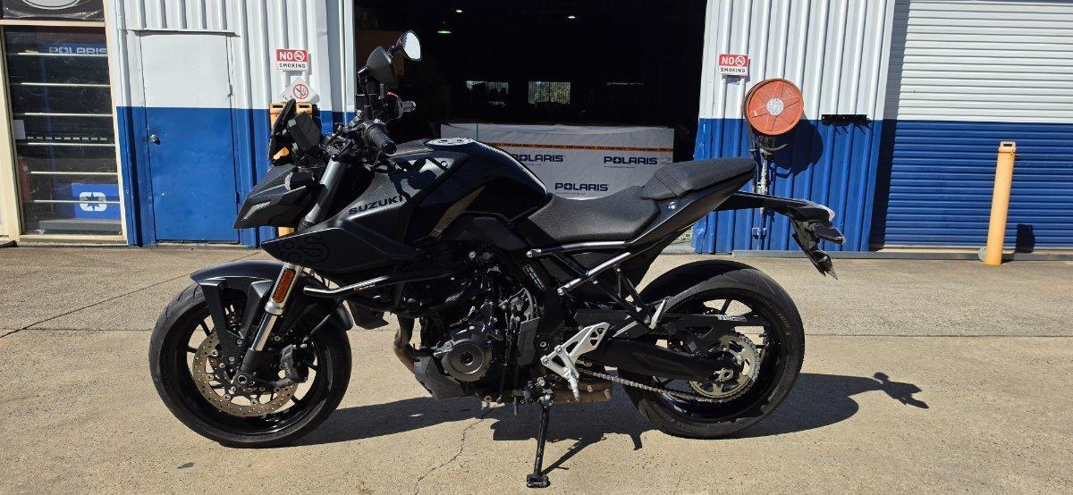 2023 SUZUKI GSX-8S ROAD