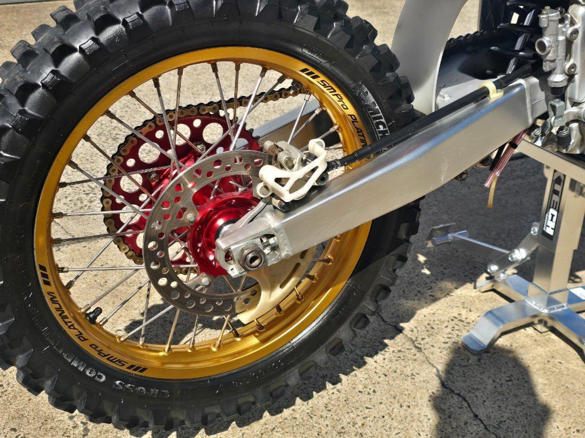 2006 HONDA CR250R MOTOCROSS