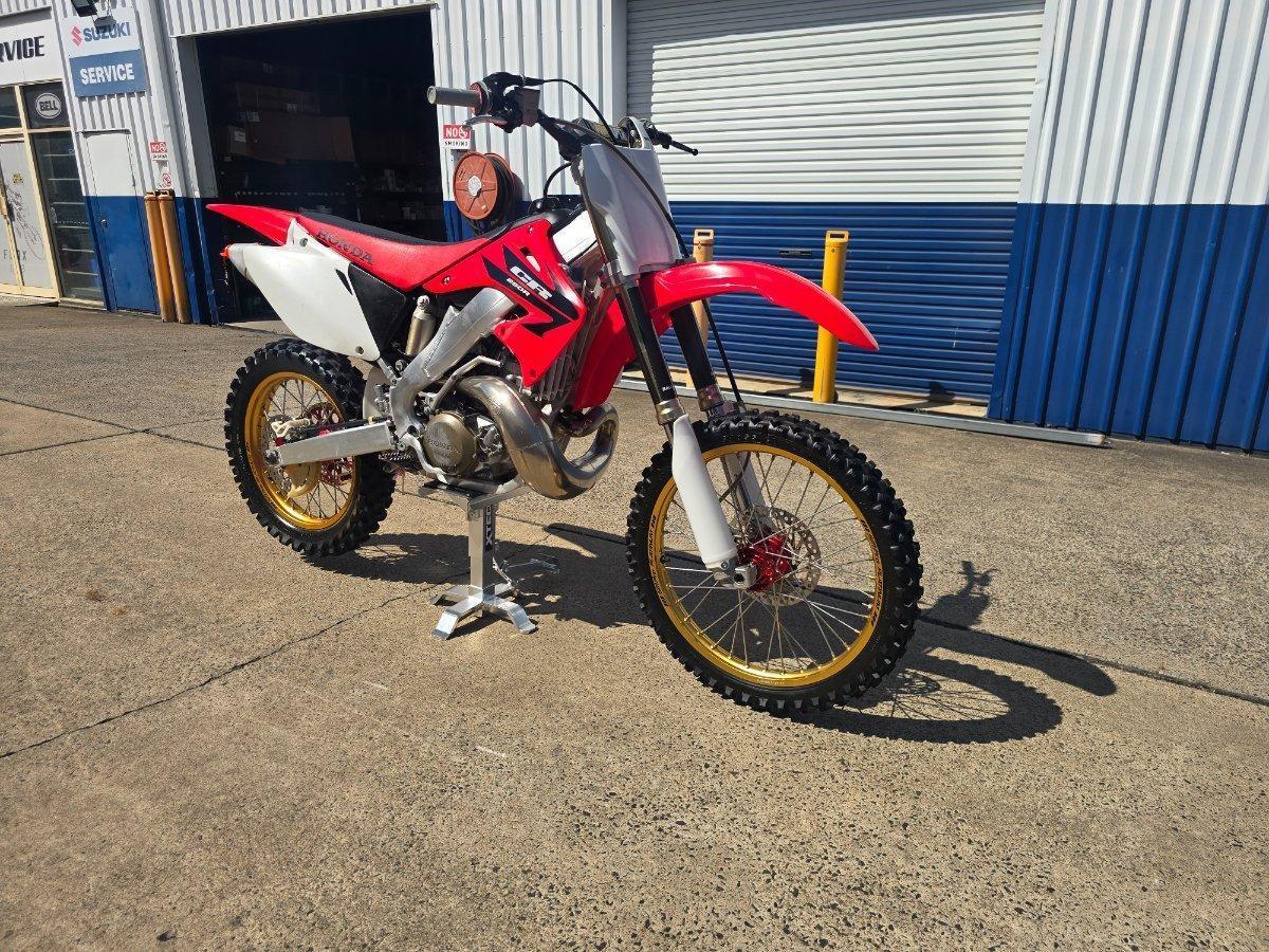 2006 HONDA CR250R MOTOCROSS