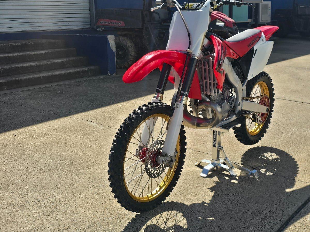 2006 HONDA CR250R MOTOCROSS