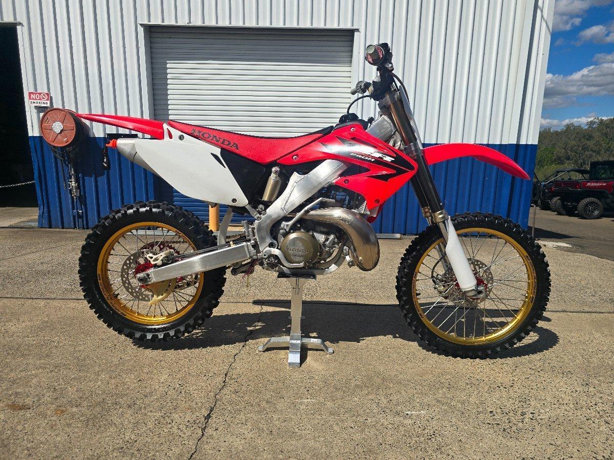 2006 HONDA CR250R MOTOCROSS