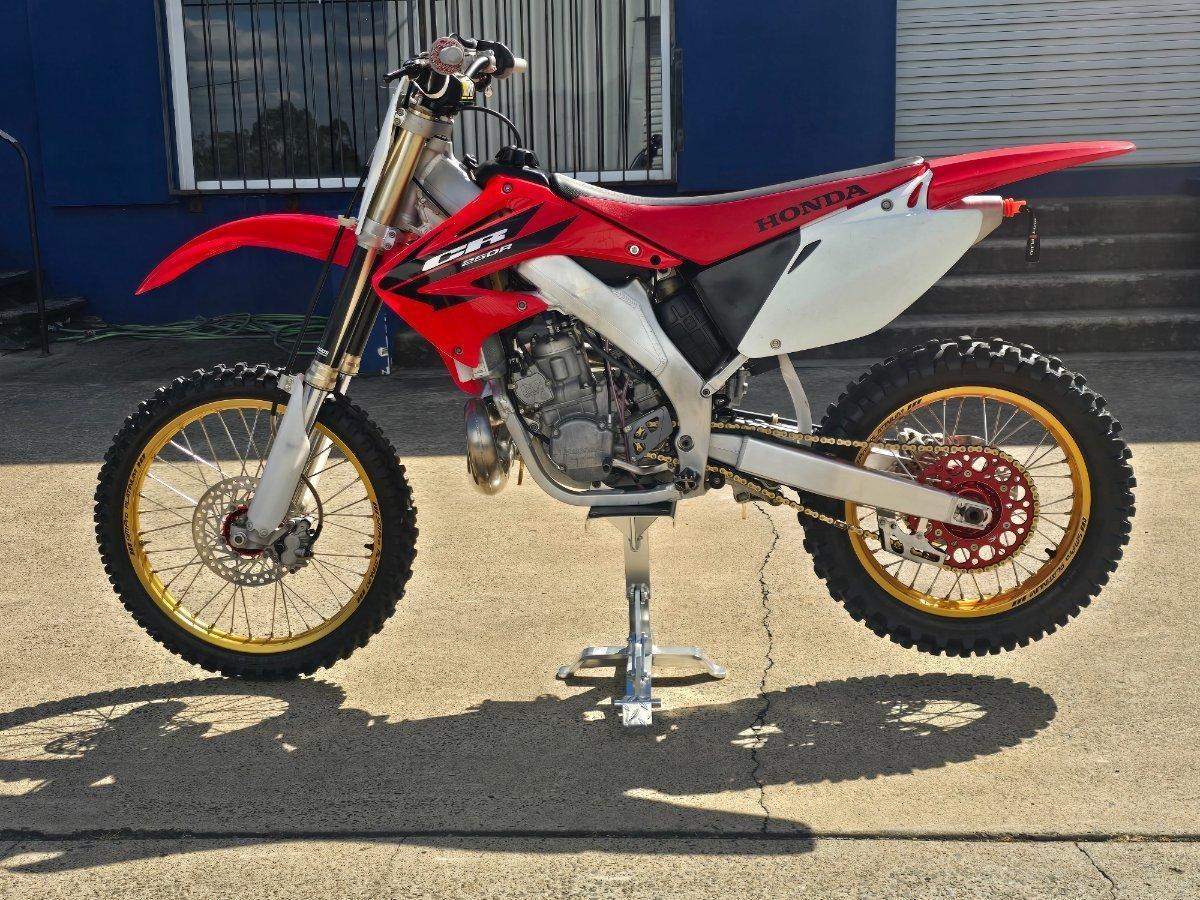 2006 HONDA CR250R MOTOCROSS