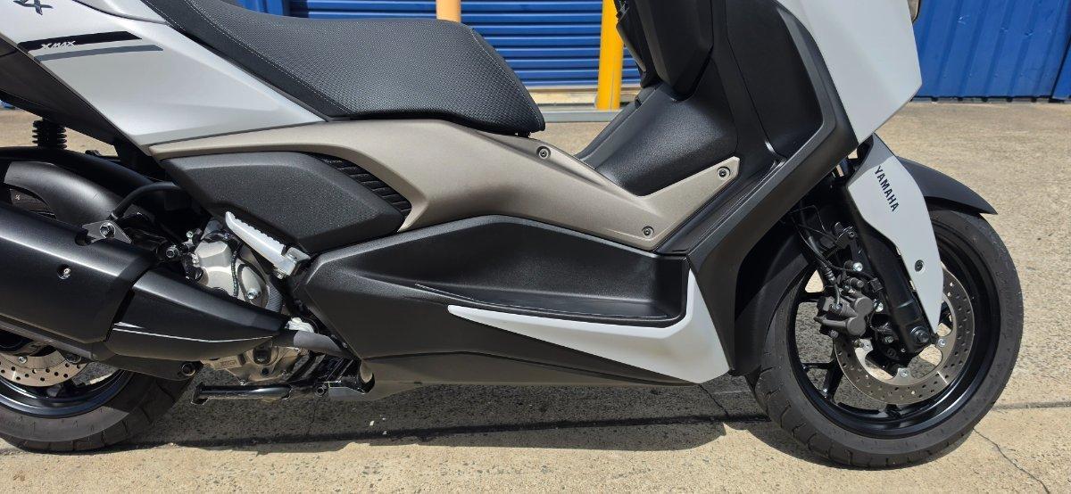 2024 YAMAHA XMAX 300 (CZD300A) SCOOTER