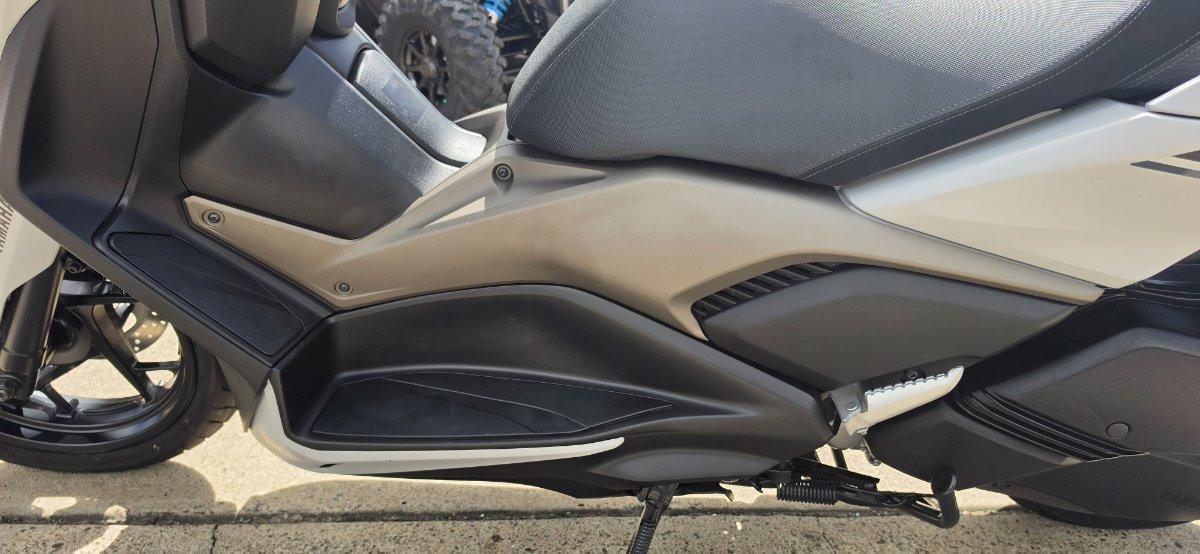 2024 YAMAHA XMAX 300 (CZD300A) SCOOTER