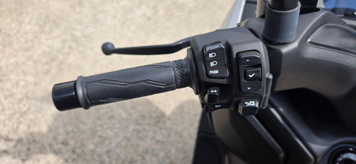 2024 YAMAHA XMAX 300 (CZD300A) SCOOTER