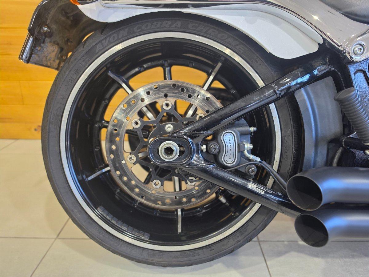 2016 HARLEY-DAVIDSON BREAKOUT 103 (FXSB) CRUISER