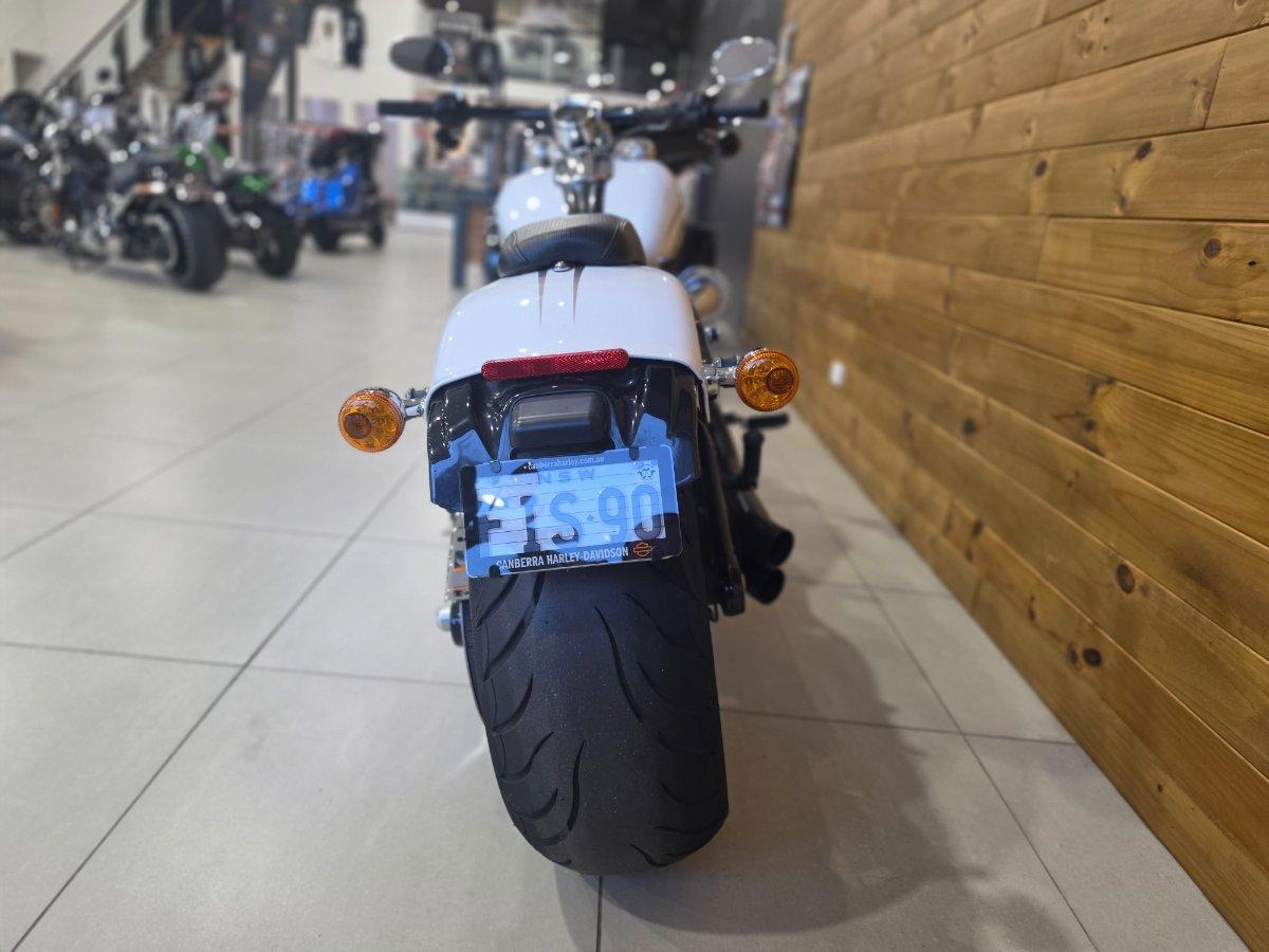 2016 HARLEY-DAVIDSON BREAKOUT 103 (FXSB) CRUISER