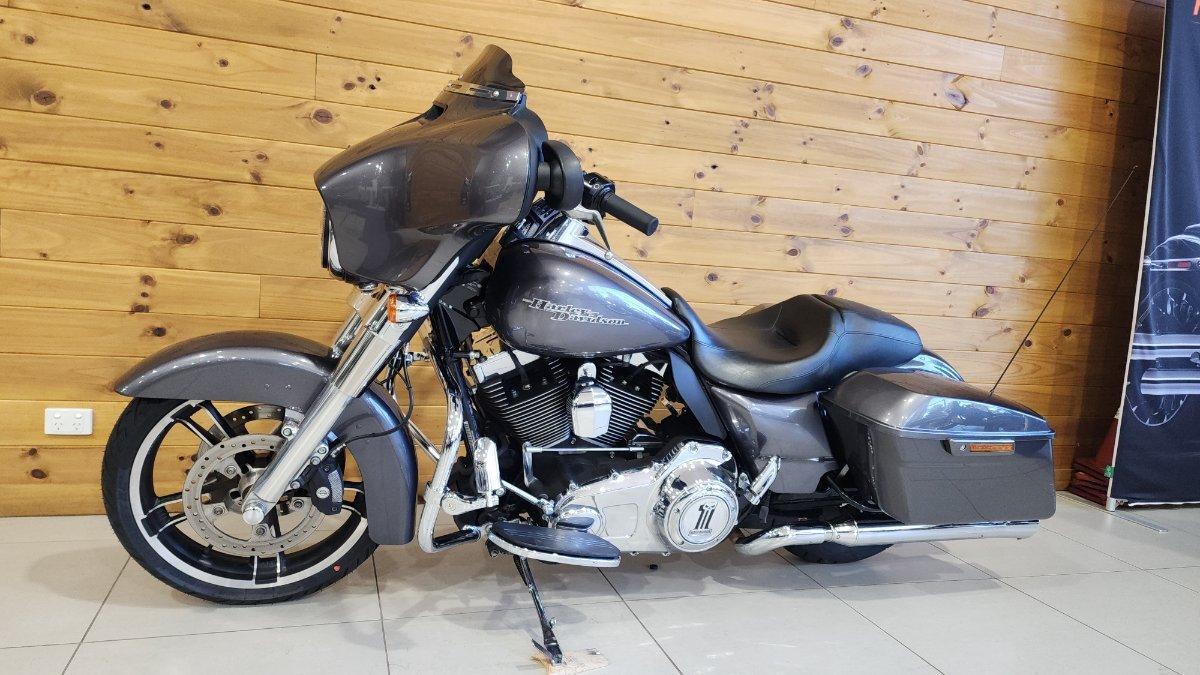 2013 HARLEY-DAVIDSON FLHX STREET GLIDE CRUISER