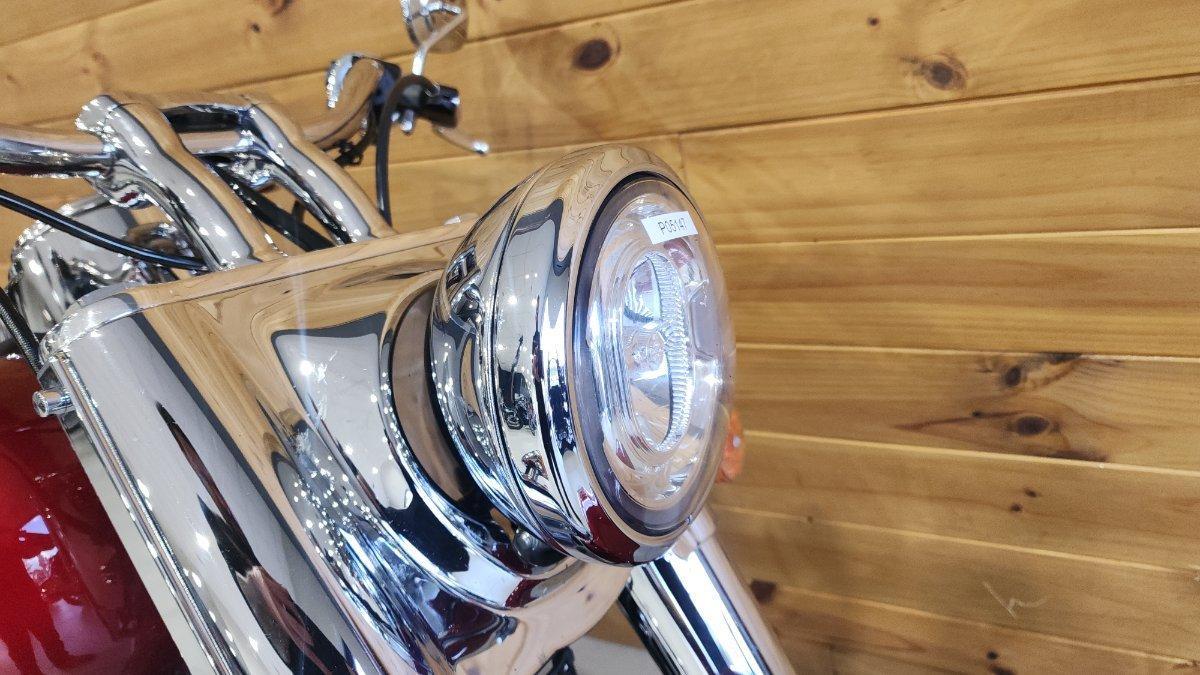 2018 HARLEY-DAVIDSON FLDE DELUXE (107) CRUISER