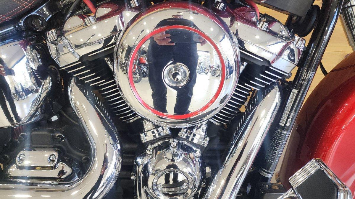 2018 HARLEY-DAVIDSON FLDE DELUXE (107) CRUISER