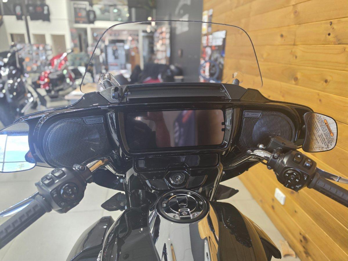2026 HARLEY-DAVIDSON FLHLTSE CVO STR GLDE 3 LTD 121 TRIKE
