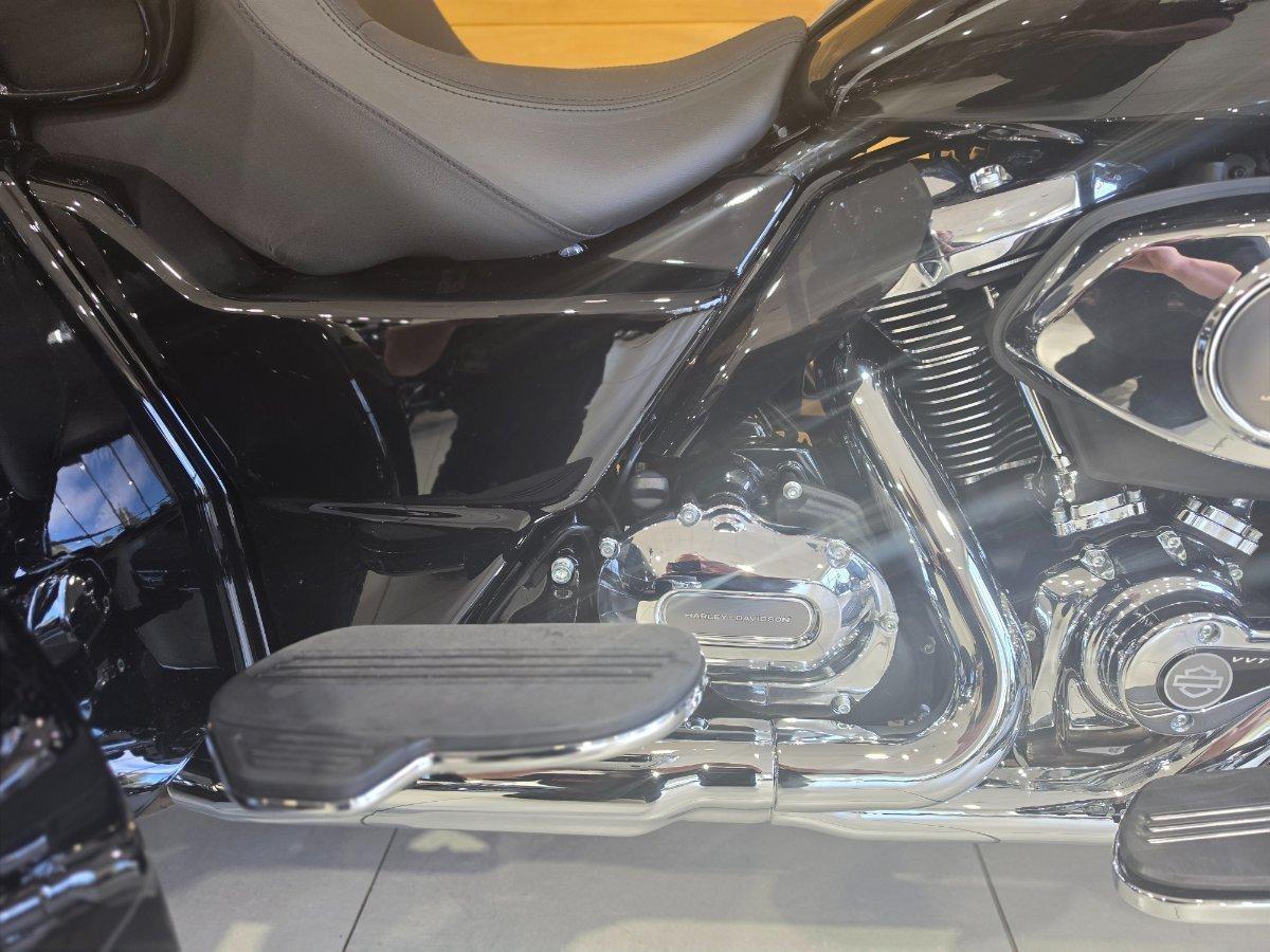 2026 HARLEY-DAVIDSON FLHLTSE CVO STR GLDE 3 LTD 121 TRIKE