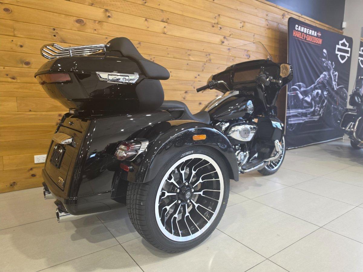 2026 HARLEY-DAVIDSON FLHLTSE CVO STR GLDE 3 LTD 121 TRIKE