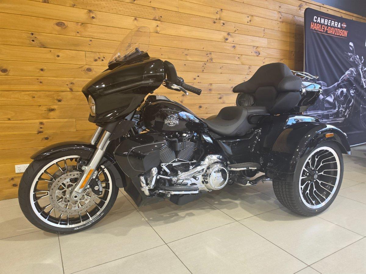2026 HARLEY-DAVIDSON FLHLTSE CVO STR GLDE 3 LTD 121 TRIKE