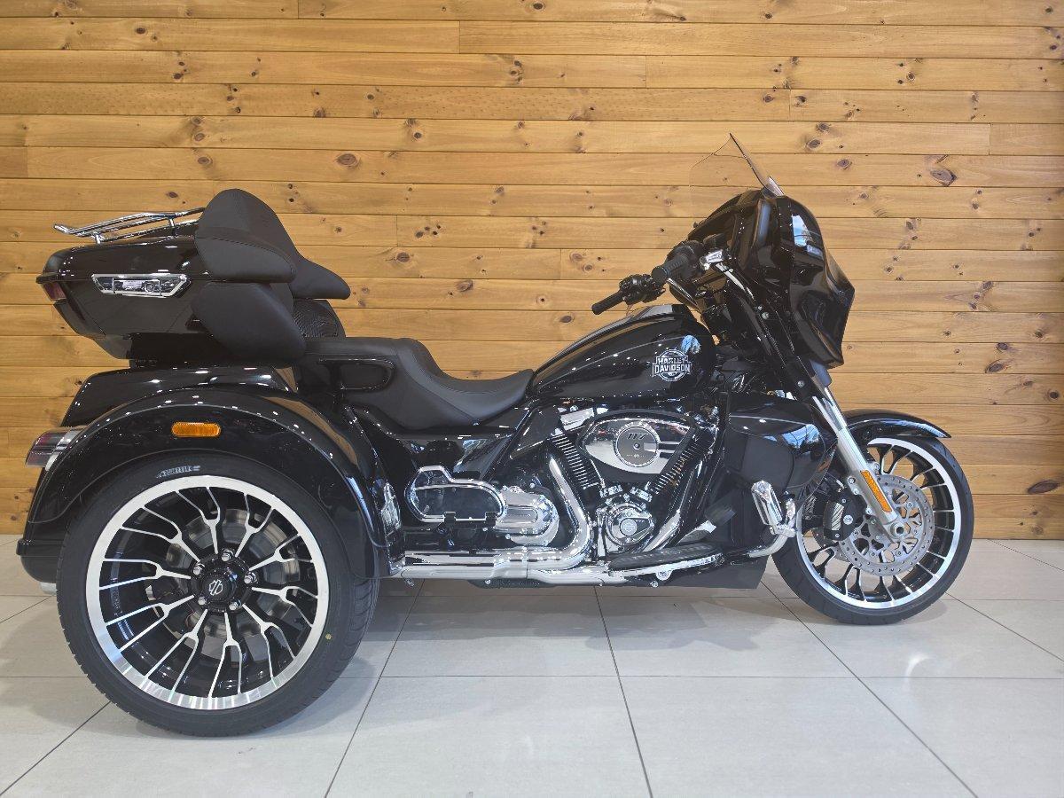 2026 HARLEY-DAVIDSON FLHLTSE CVO STR GLDE 3 LTD 121 TRIKE