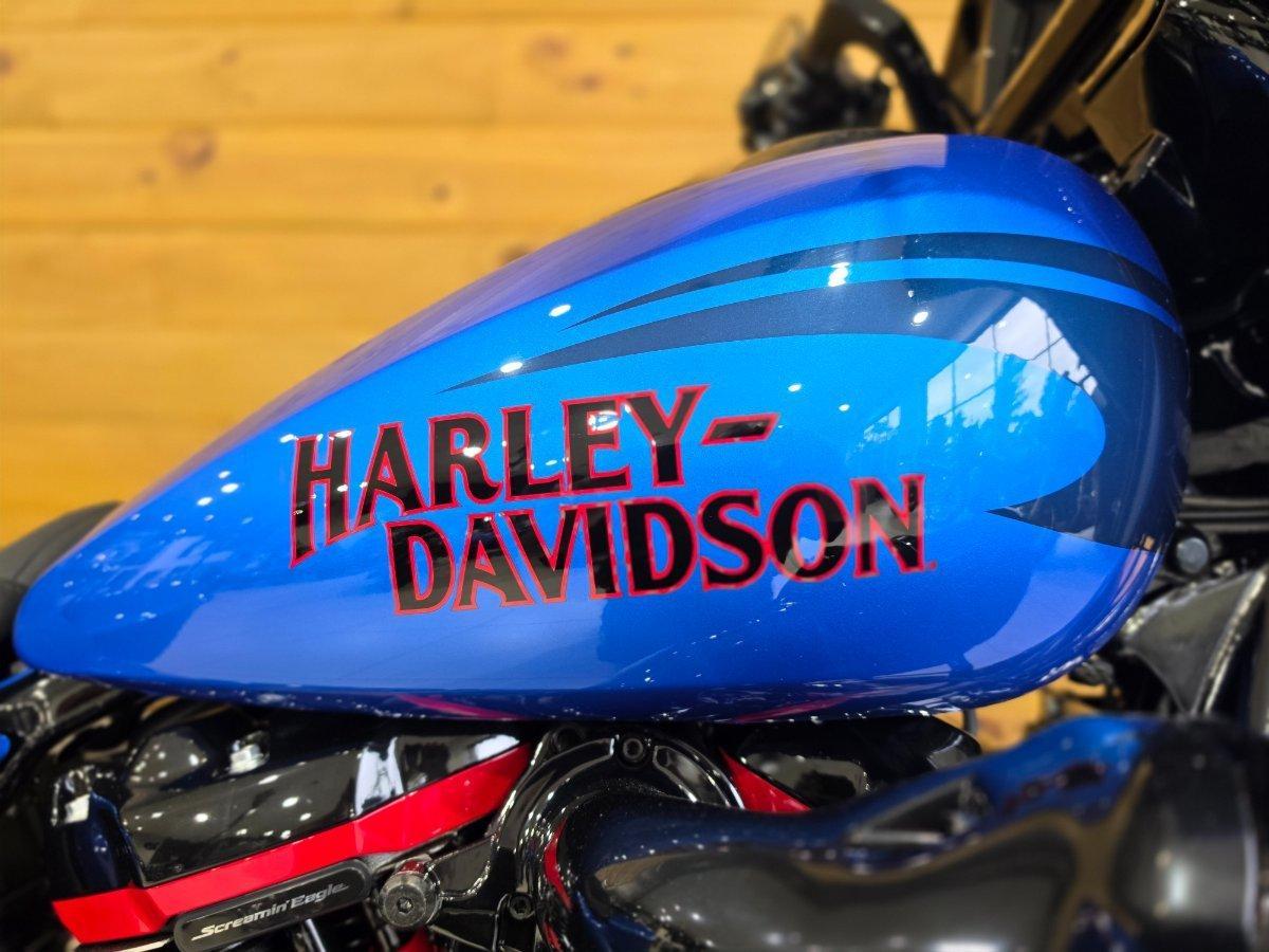 2026 HARLEY-DAVIDSON FLHXSTSE CVO STR GLIDE ST(121) CRUISER