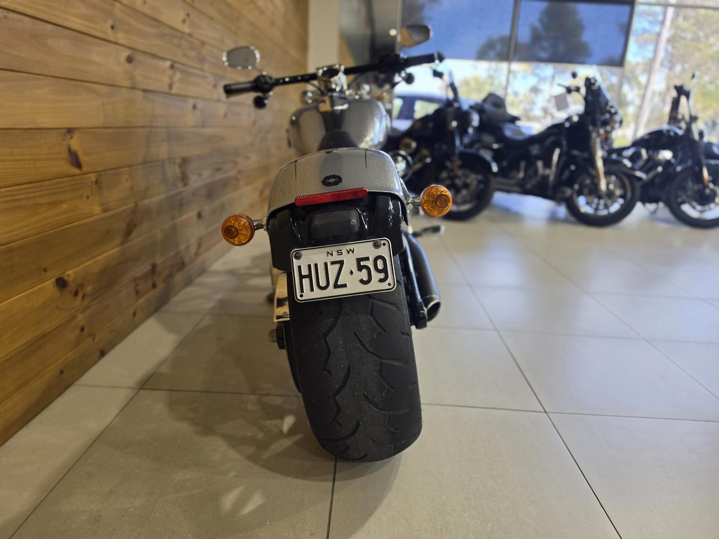 2015 HARLEY-DAVIDSON FXSB SOFTAIL BREAKOUT CRUISER
