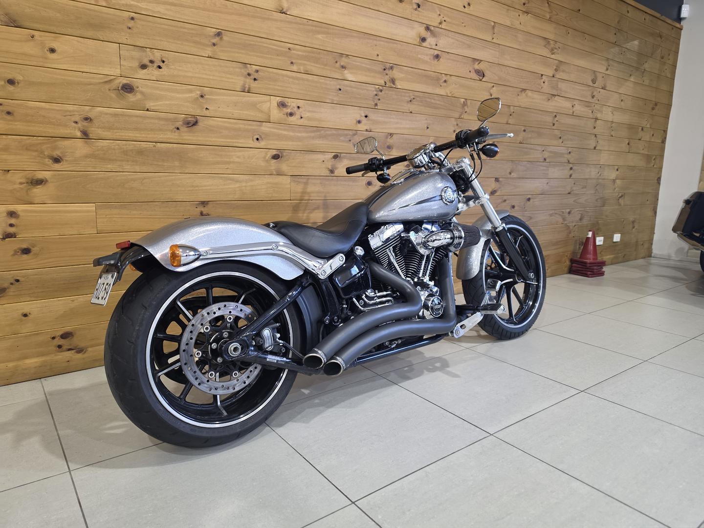 2015 HARLEY-DAVIDSON FXSB SOFTAIL BREAKOUT CRUISER