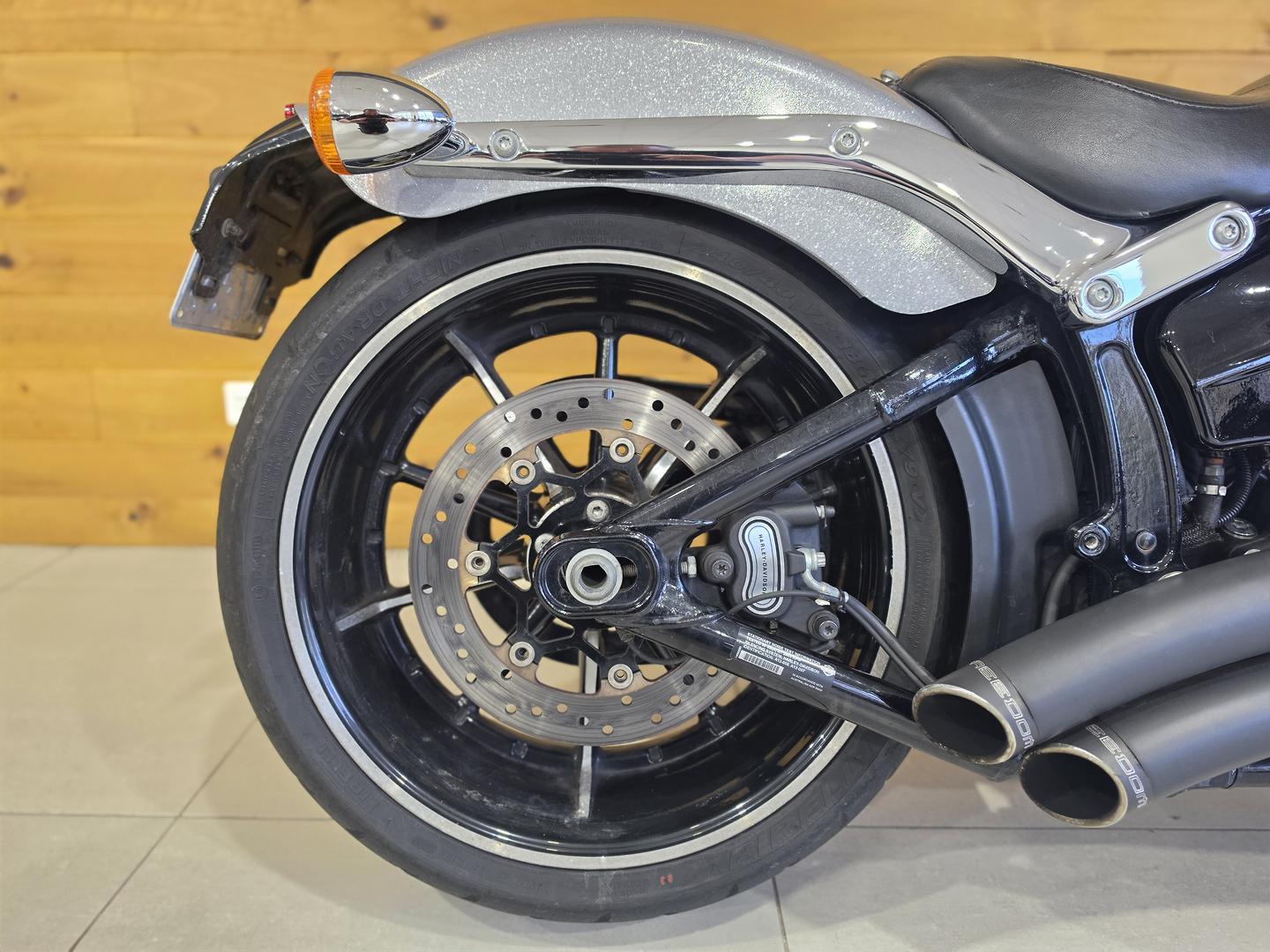 2015 HARLEY-DAVIDSON FXSB SOFTAIL BREAKOUT CRUISER