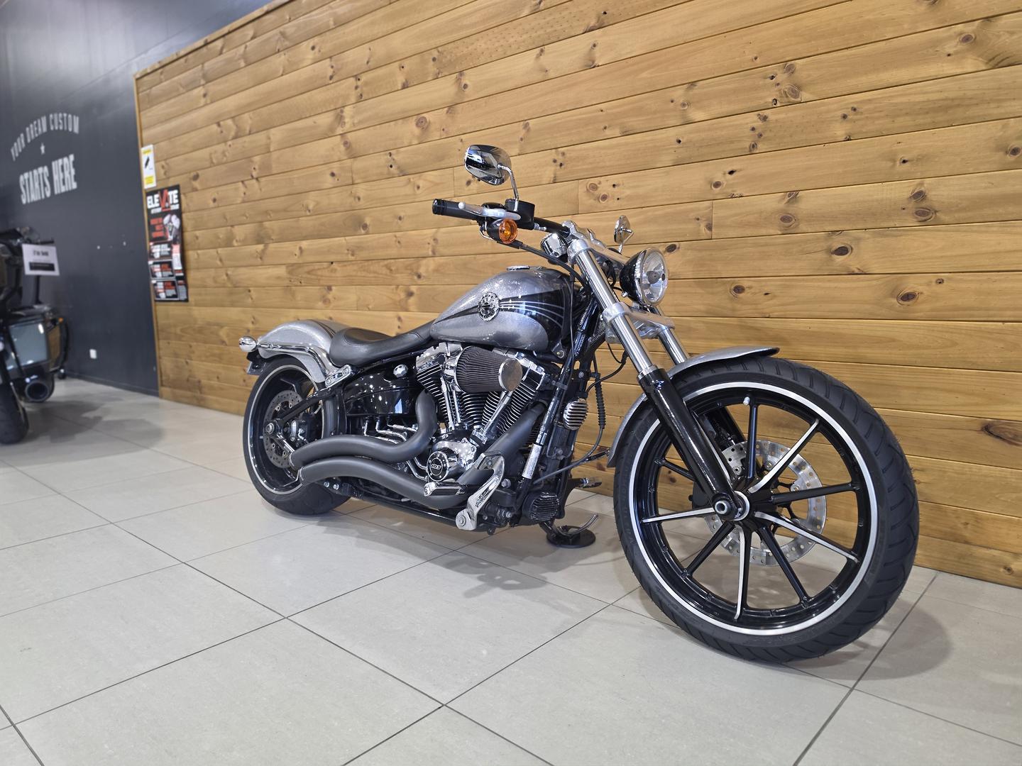 2015 HARLEY-DAVIDSON FXSB SOFTAIL BREAKOUT CRUISER