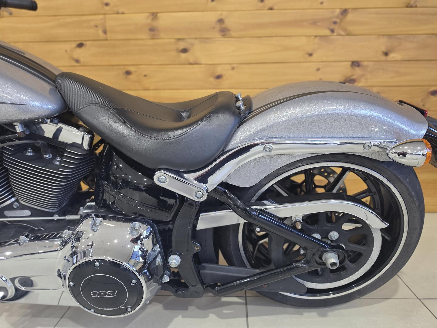 2015 HARLEY-DAVIDSON FXSB SOFTAIL BREAKOUT CRUISER