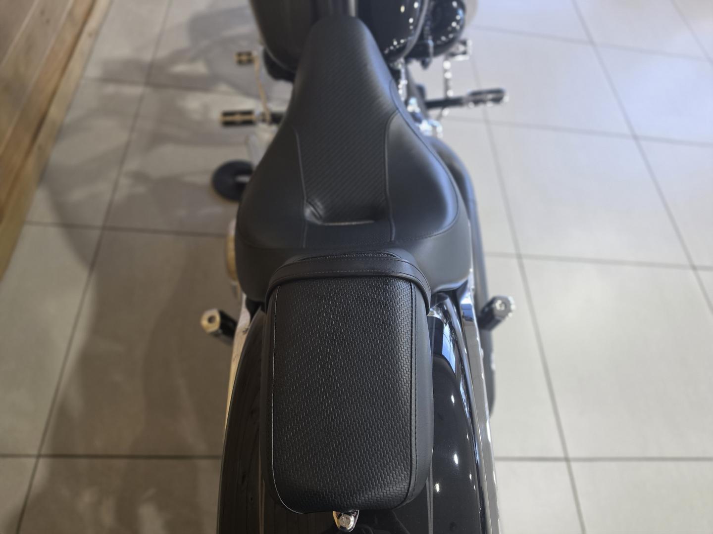 2015 HARLEY-DAVIDSON FXSB SOFTAIL BREAKOUT CRUISER
