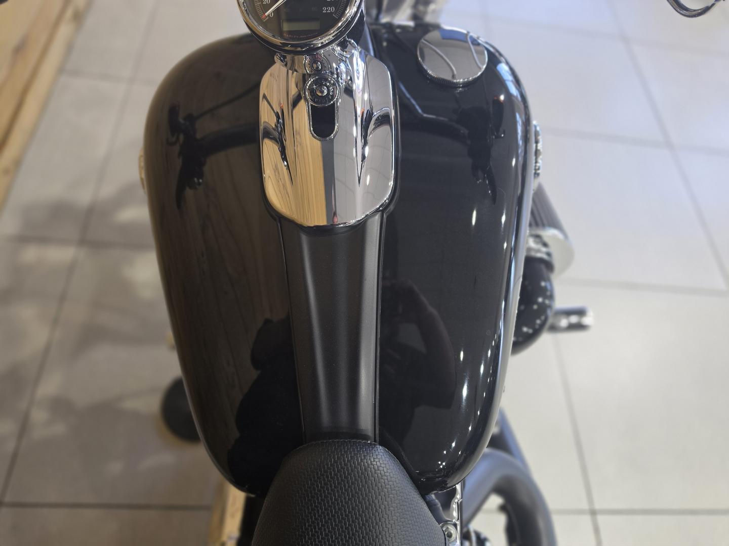 2015 HARLEY-DAVIDSON FXSB SOFTAIL BREAKOUT CRUISER
