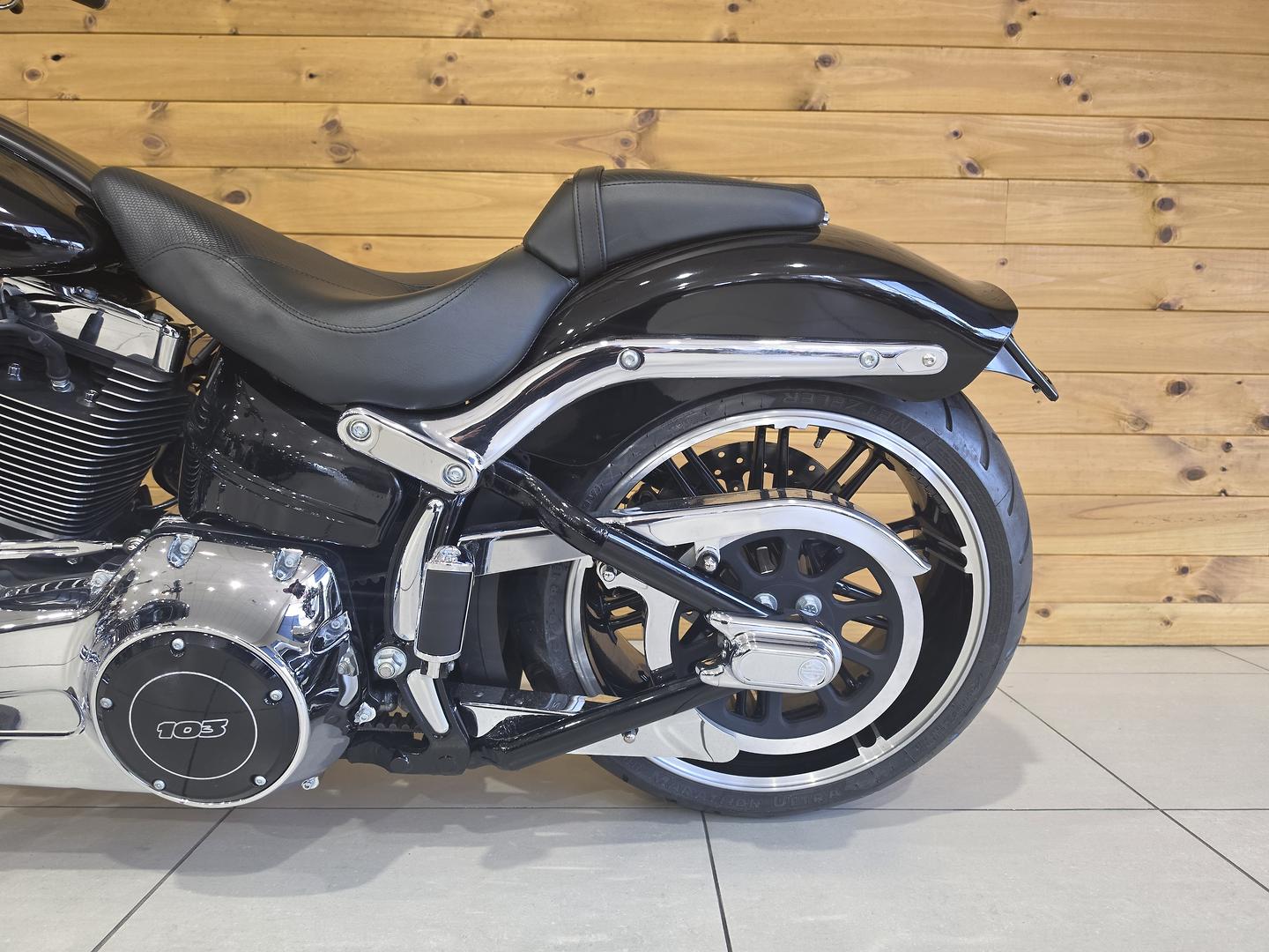 2015 HARLEY-DAVIDSON FXSB SOFTAIL BREAKOUT CRUISER