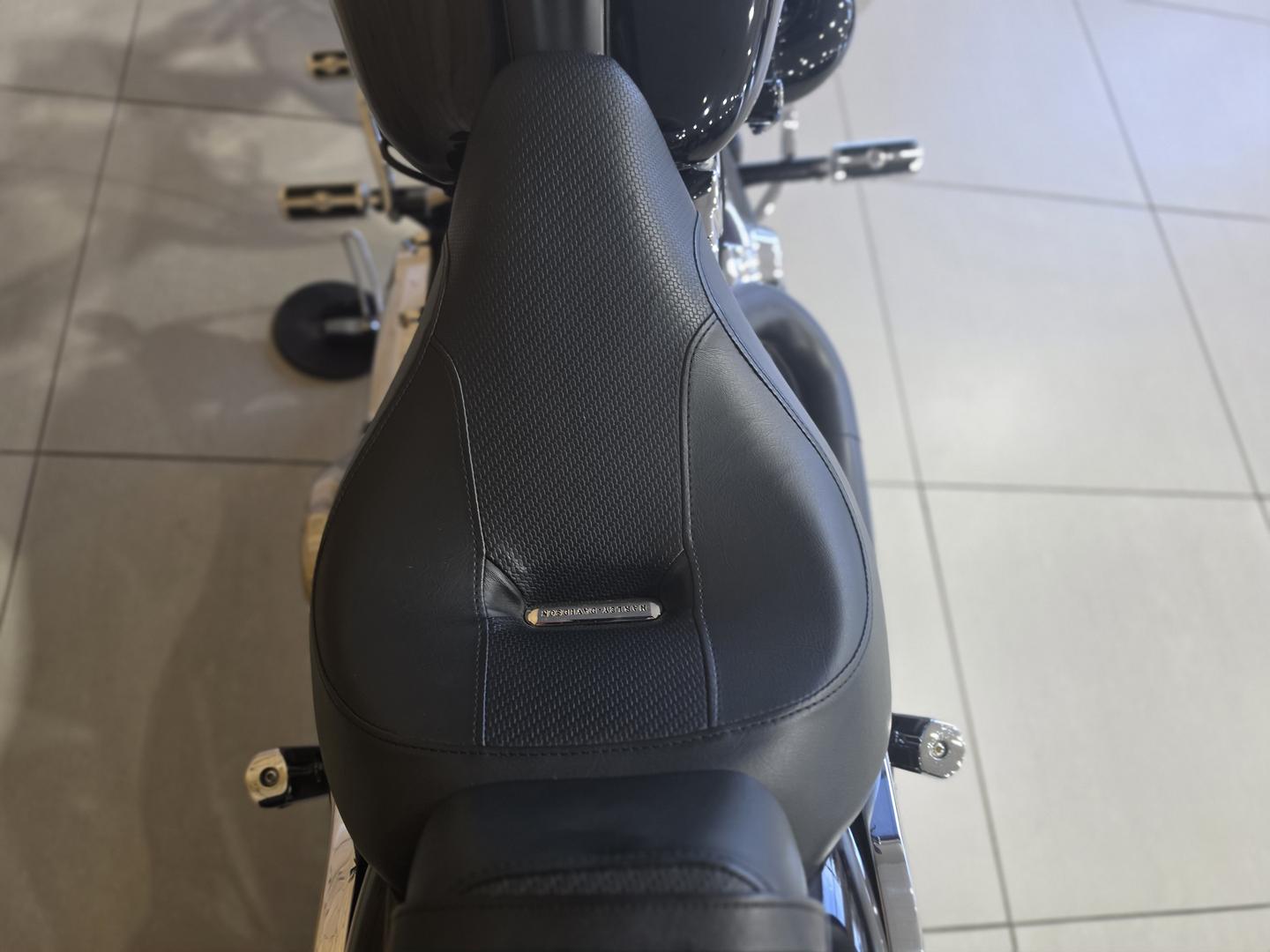 2015 HARLEY-DAVIDSON FXSB SOFTAIL BREAKOUT CRUISER