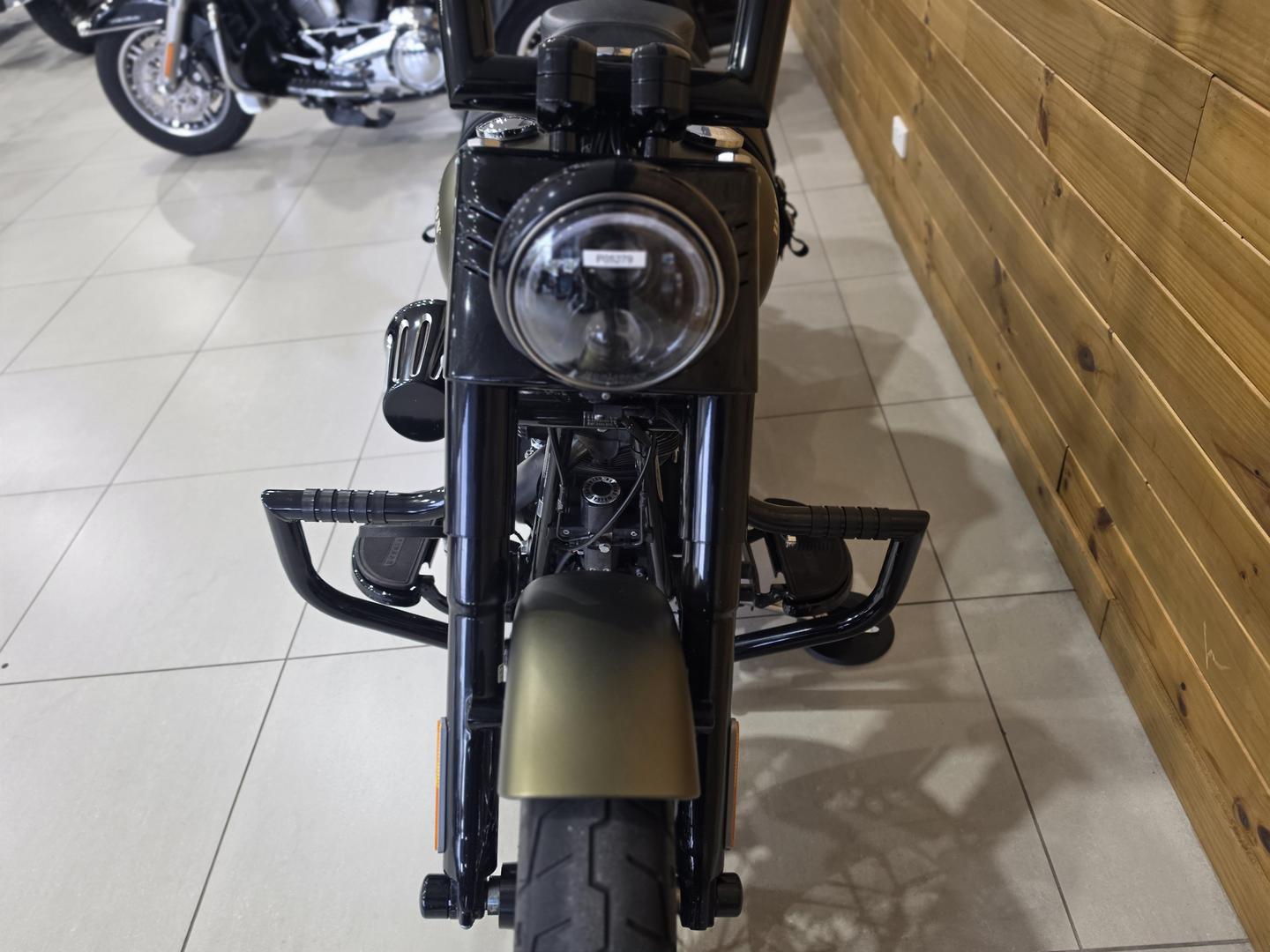 2017 HARLEY-DAVIDSON FLSS SOFTAIL SLIM S CRUISER
