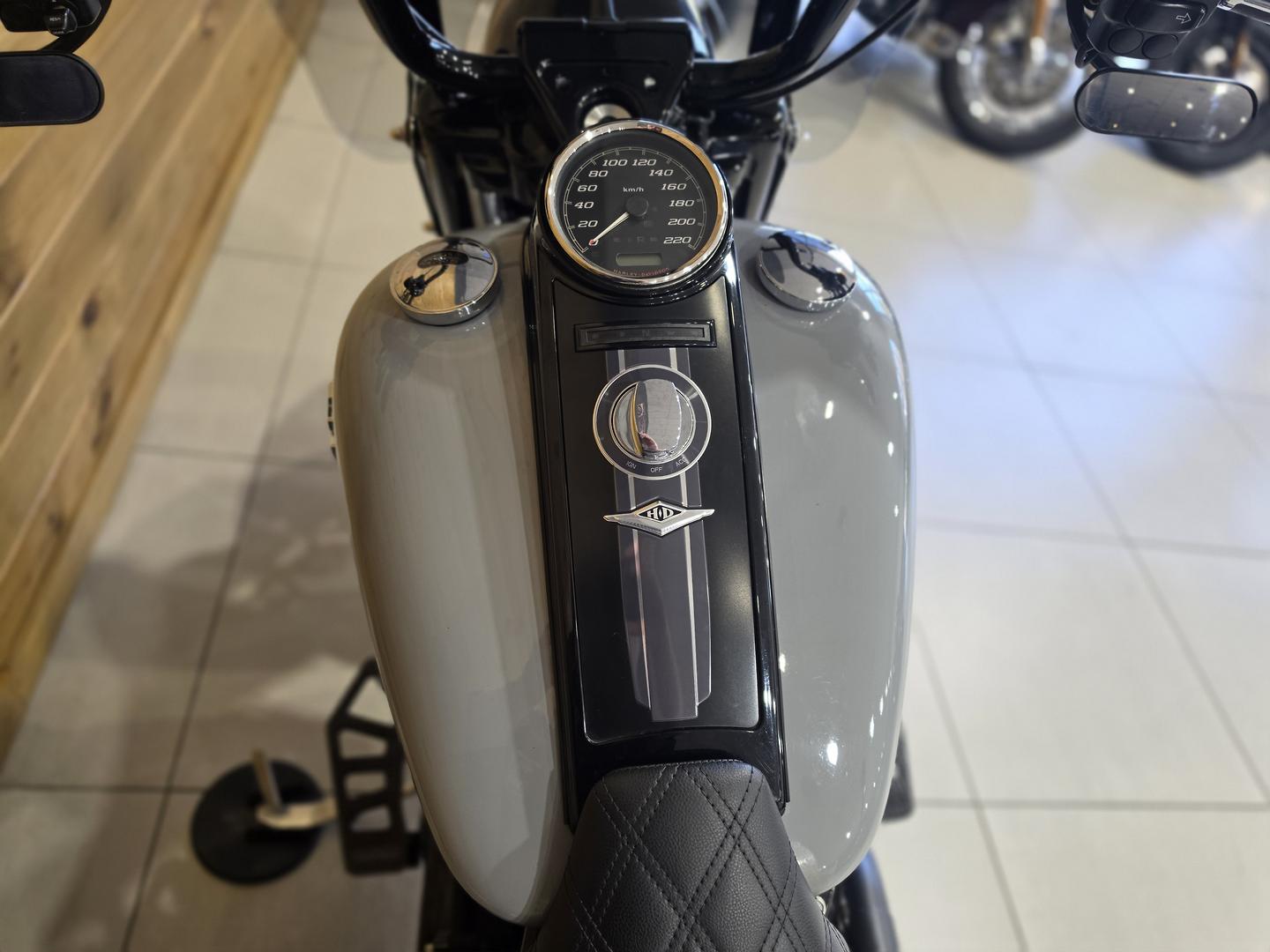 2024 HARLEY-DAVIDSON FLHRXS ROAD KING SPECIAL CRUISER