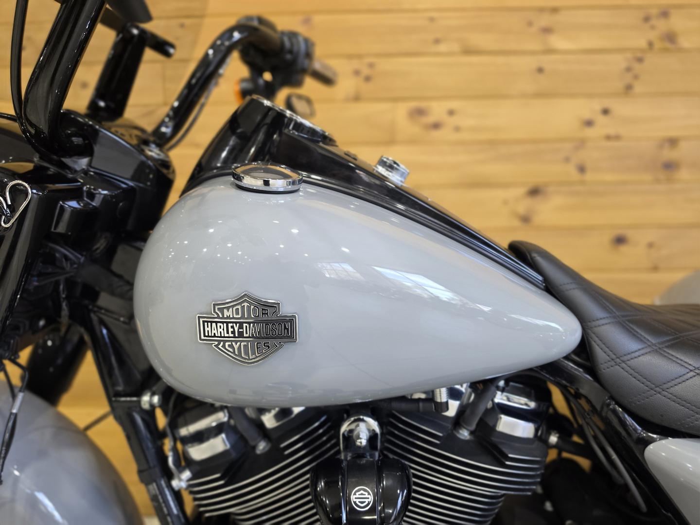 2024 HARLEY-DAVIDSON FLHRXS ROAD KING SPECIAL CRUISER