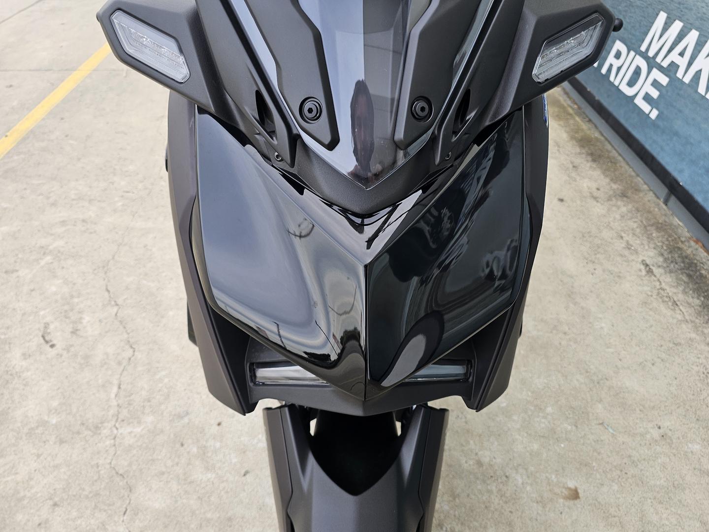 2024 YAMAHA XMAX 300 V2 (CZD300A2) SCOOTER