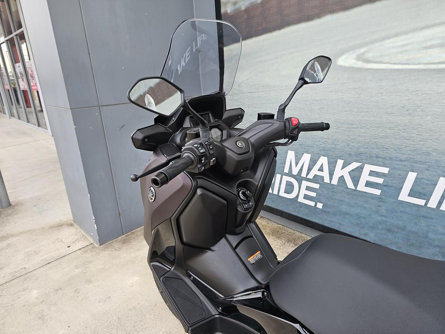 2024 YAMAHA XMAX 300 V2 (CZD300A2) SCOOTER