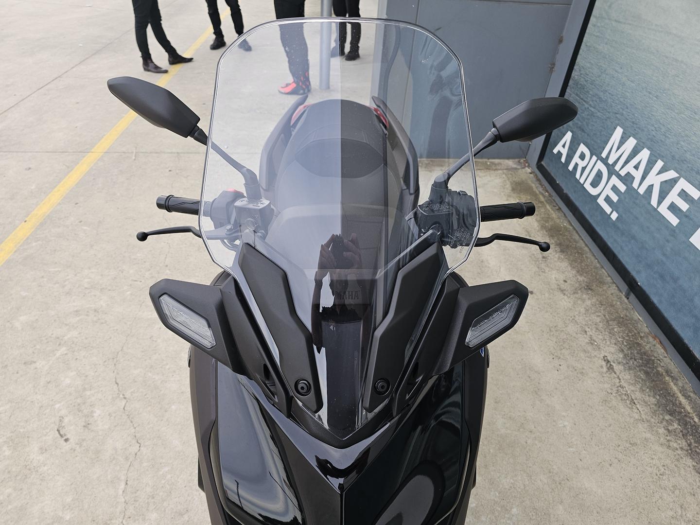 2024 YAMAHA XMAX 300 V2 (CZD300A2) SCOOTER