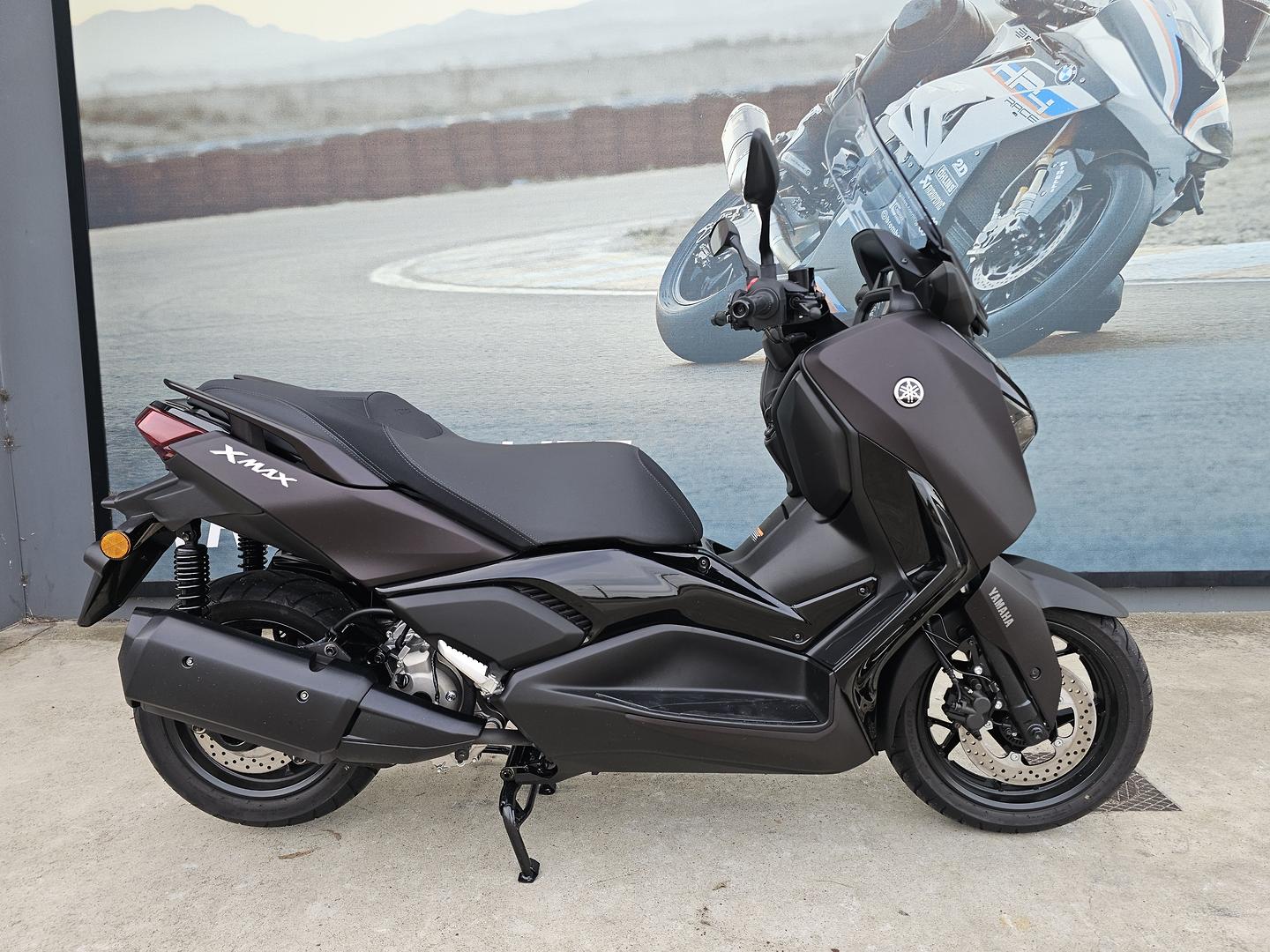 2024 YAMAHA XMAX 300 V2 (CZD300A2) SCOOTER