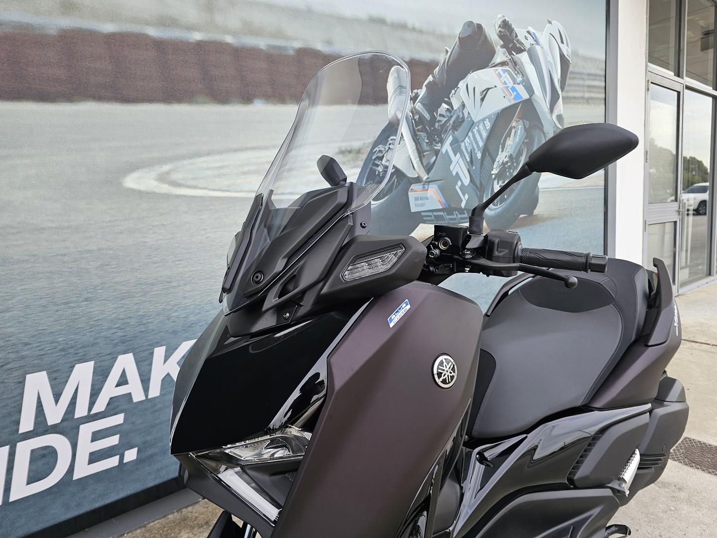 2024 YAMAHA XMAX 300 V2 (CZD300A2) SCOOTER