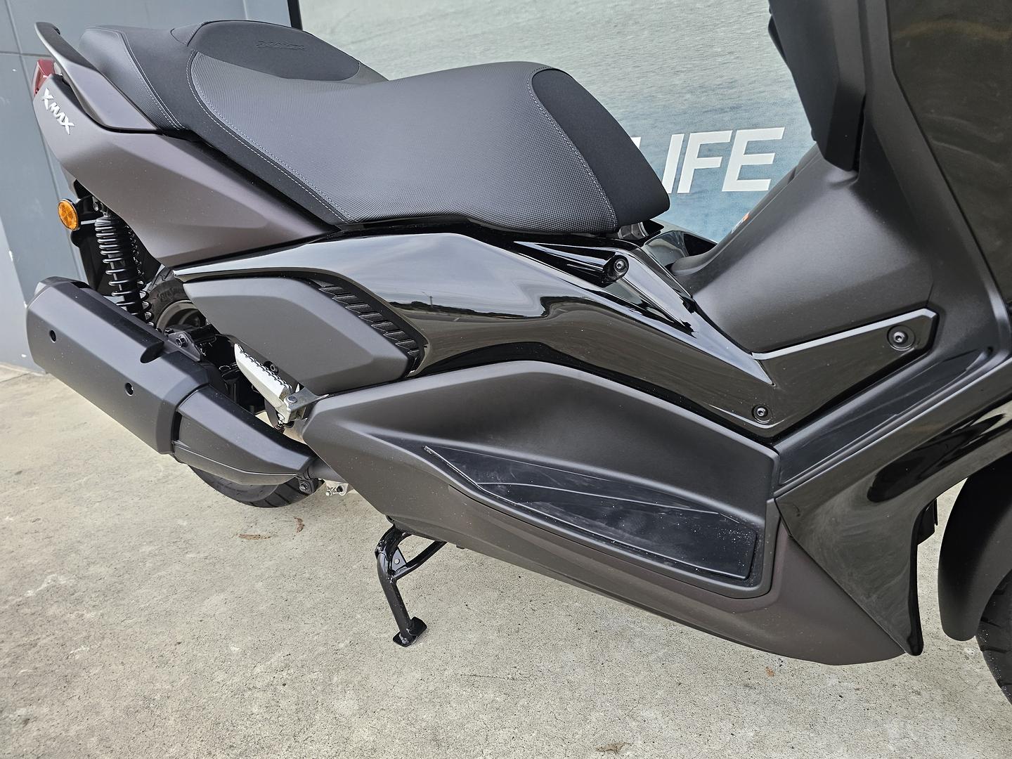 2024 YAMAHA XMAX 300 V2 (CZD300A2) SCOOTER