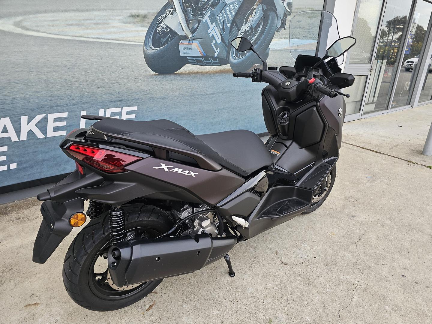 2024 YAMAHA XMAX 300 V2 (CZD300A2) SCOOTER