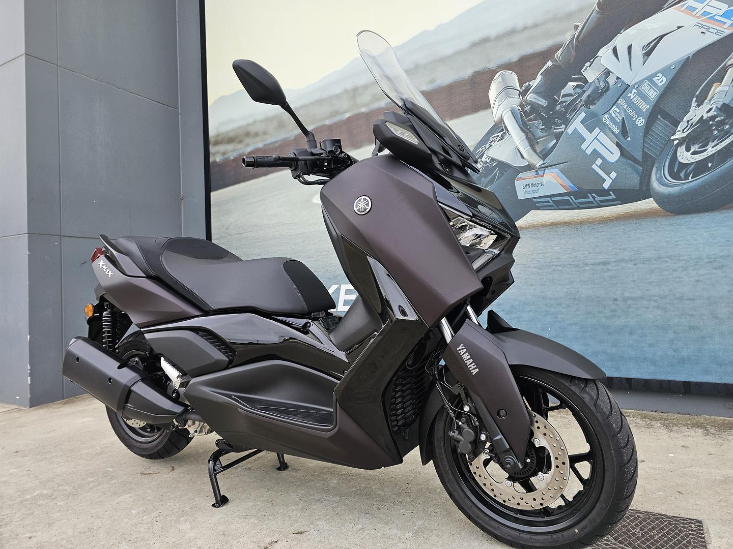 2024 YAMAHA XMAX 300 V2 (CZD300A2) SCOOTER