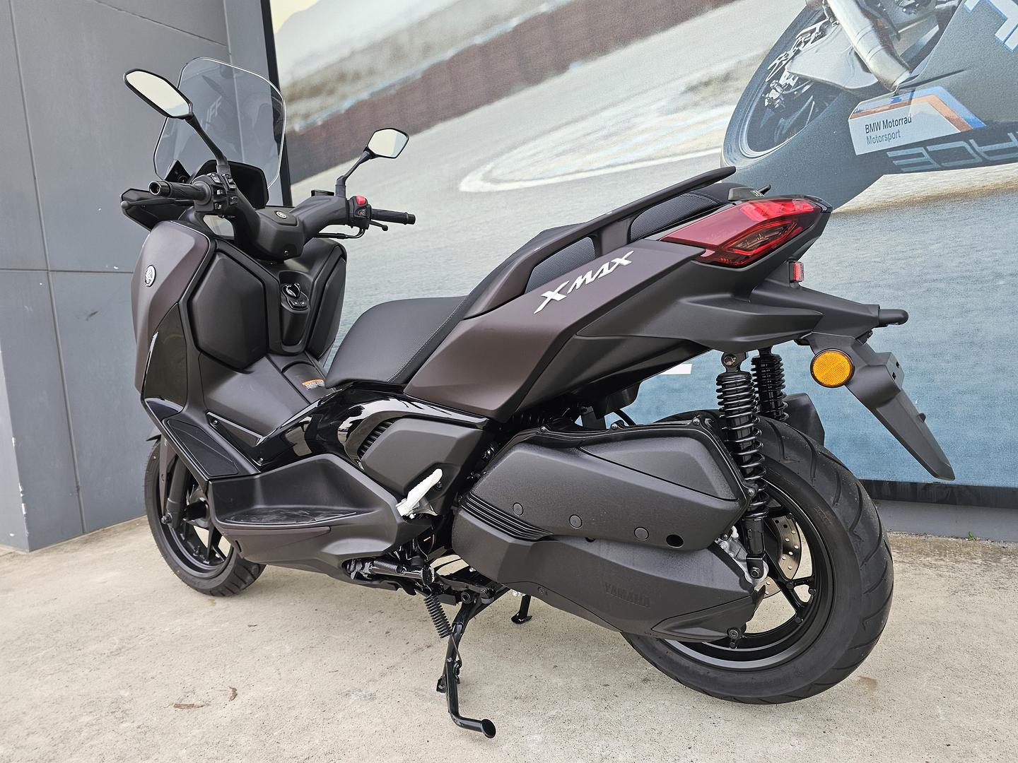 2024 YAMAHA XMAX 300 V2 (CZD300A2) SCOOTER