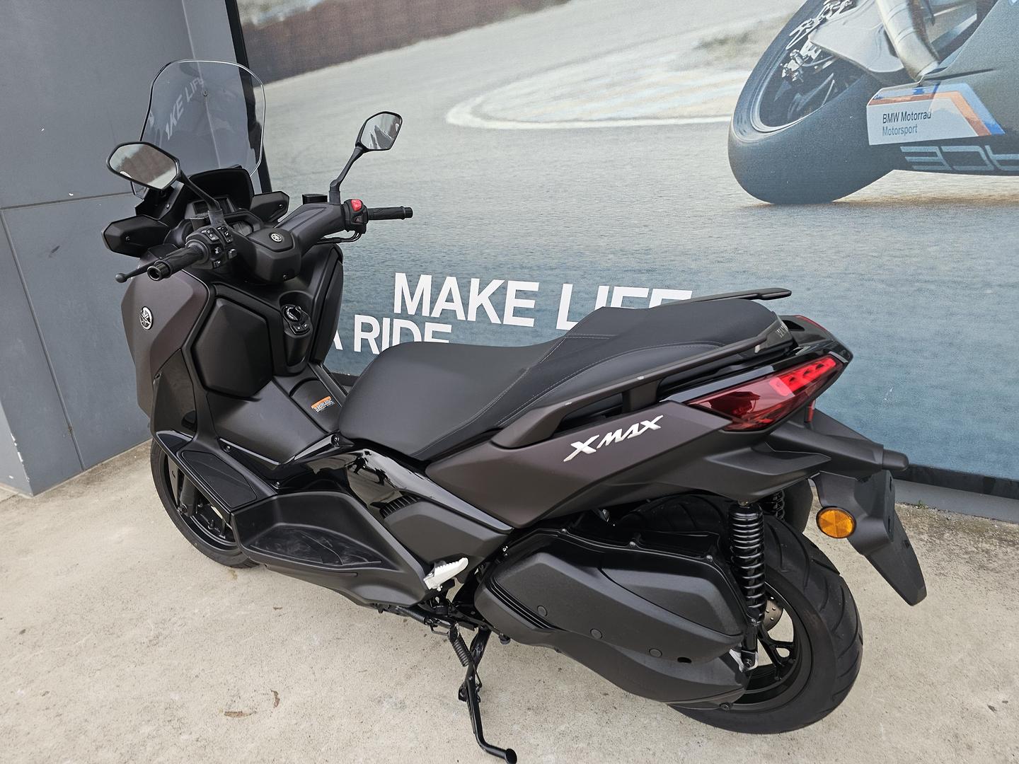 2024 YAMAHA XMAX 300 V2 (CZD300A2) SCOOTER