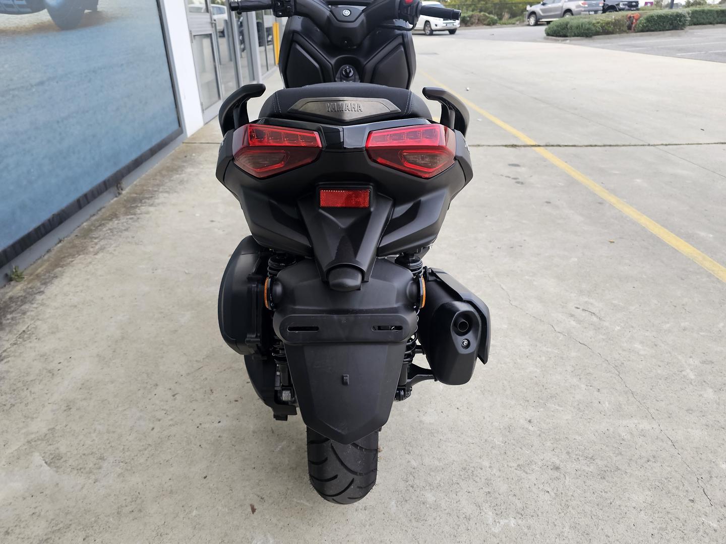 2024 YAMAHA XMAX 300 V2 (CZD300A2) SCOOTER