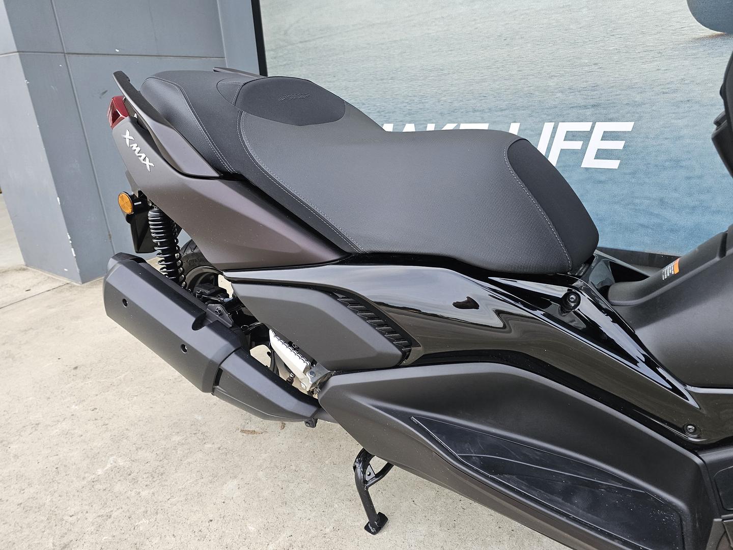 2024 YAMAHA XMAX 300 V2 (CZD300A2) SCOOTER