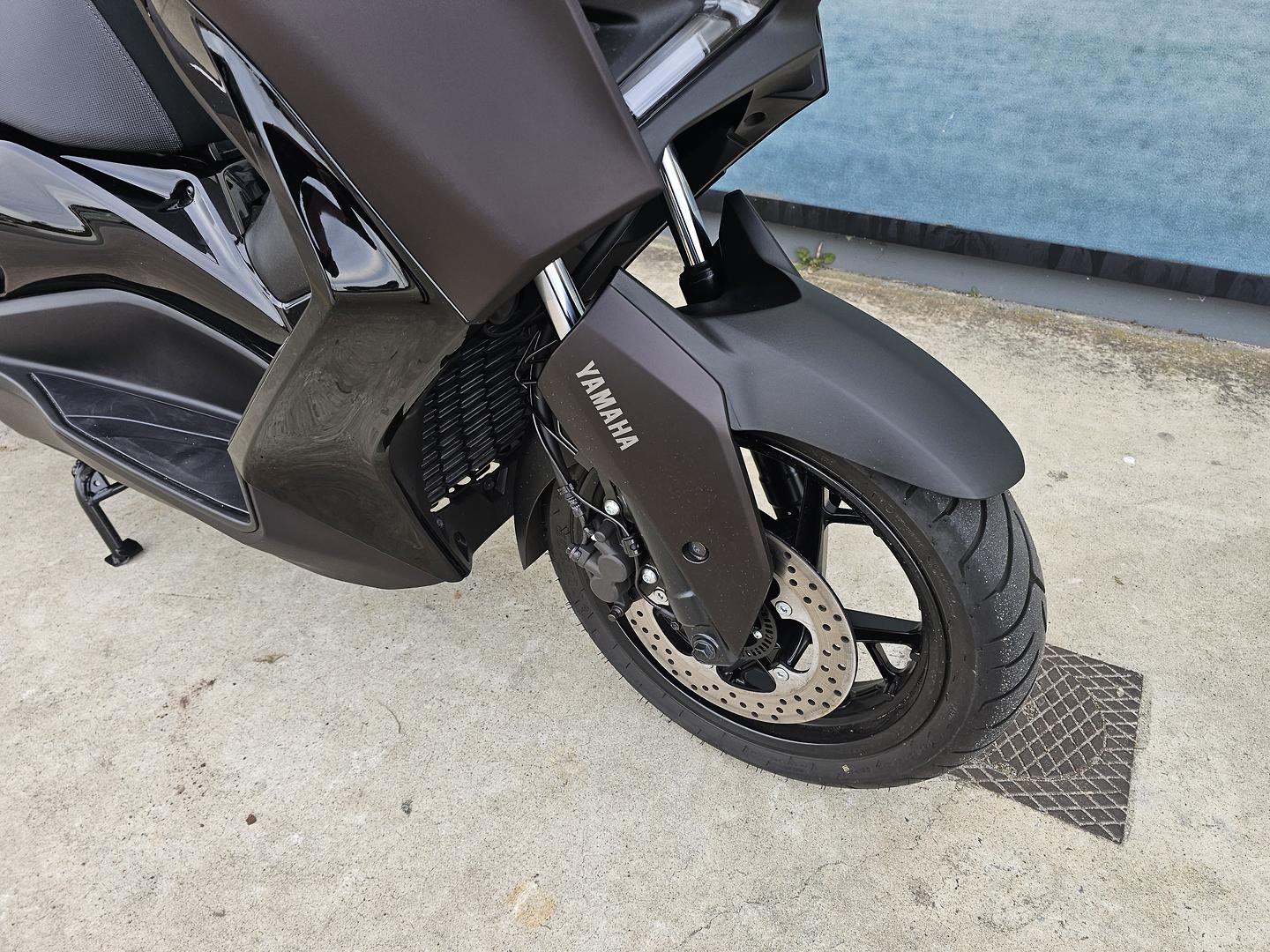 2024 YAMAHA XMAX 300 V2 (CZD300A2) SCOOTER